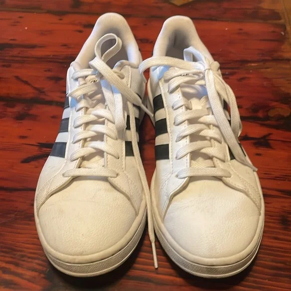 8.5 Adidas Woman’s White and Black Sneakers - Picture 5 of 7